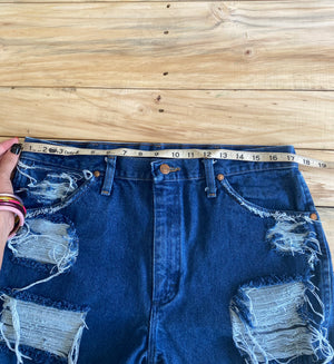 Vintage Wrangler Medium Wash Reworked Shorts ~ Size 34/30 #1165