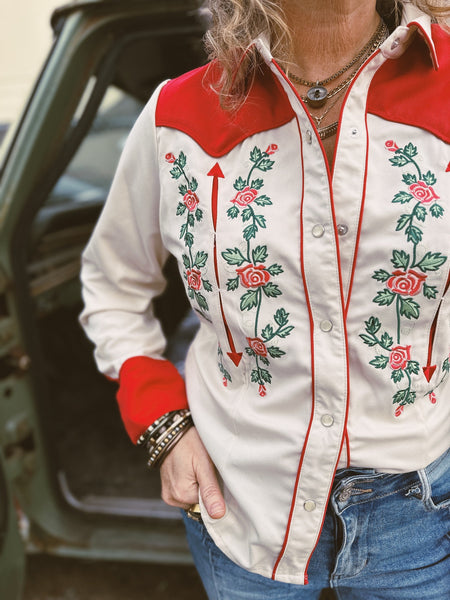 AMERI ★ UND FLOWER RAISED EMBROIDERY TOP Embroidered Sunflower Halter Top. Embroidered Mexican Top