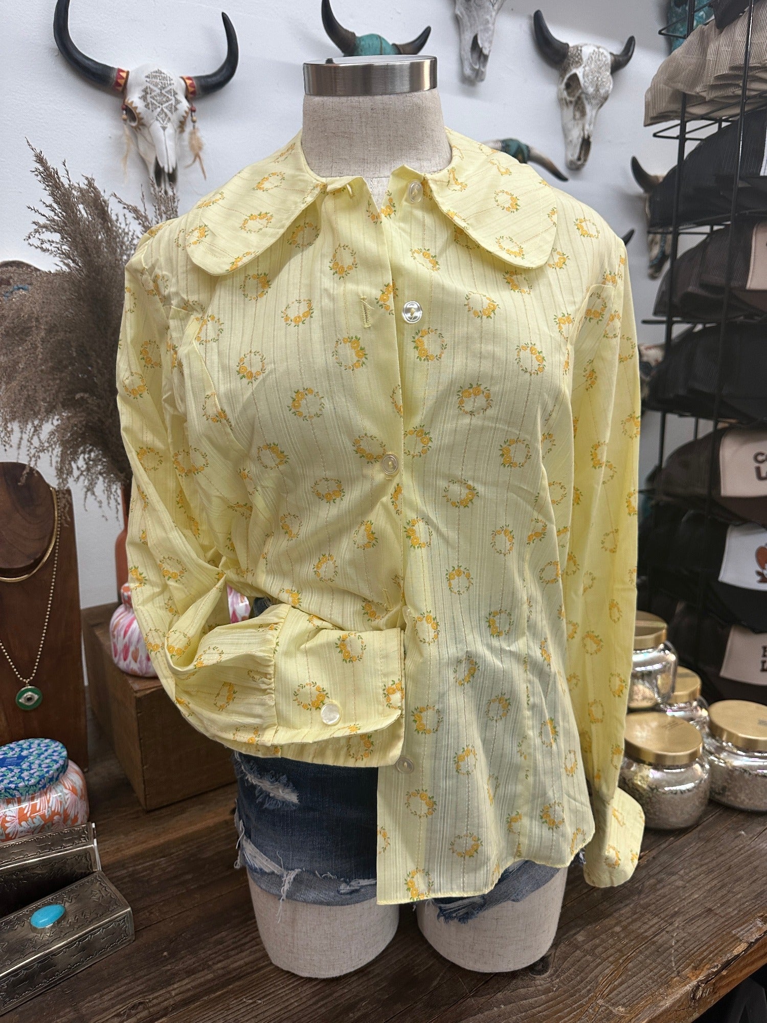 Carol Brent Baby Yellow Floral Wreath Design Vintage Button Up Blouse
