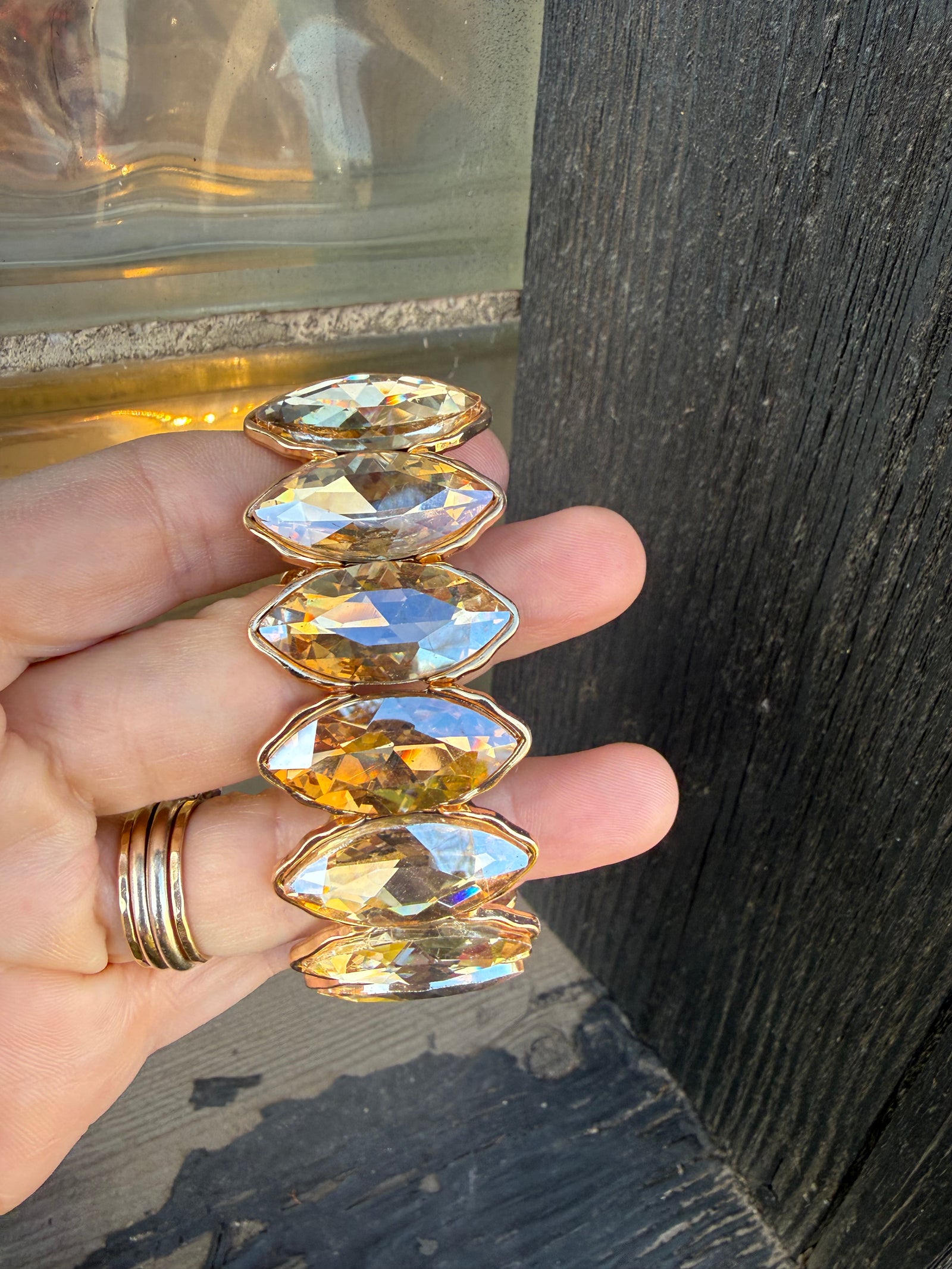 Petal Halo Linked Glass Stone Stretch Bracelet