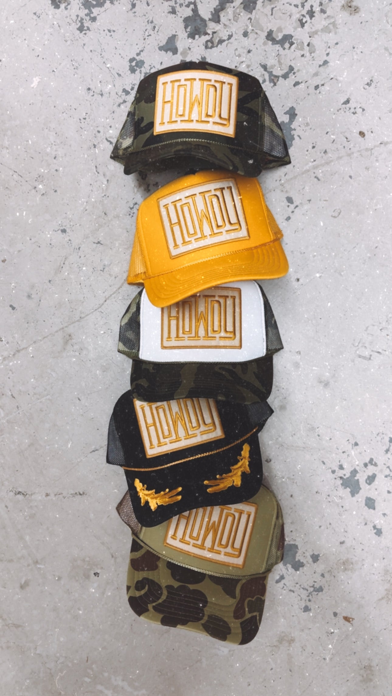 HOWDY Patch Trucker Hat - Lil Bee display picture 1