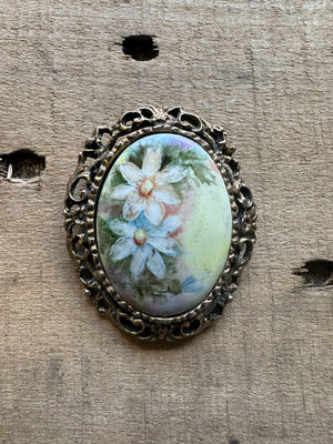 Vintage Floral Shell Cameo Brooches & Pins