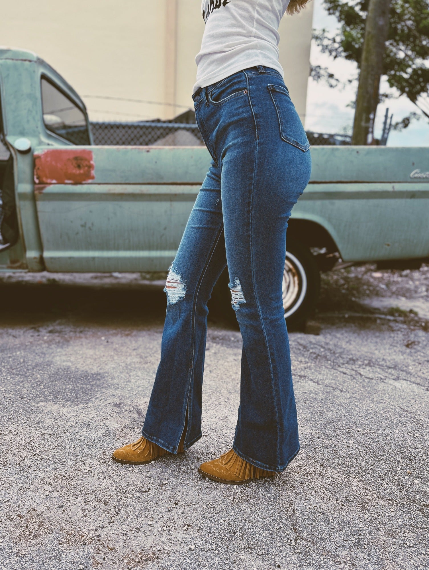 Side Slit Mid-Rise Crop Flared Jeans