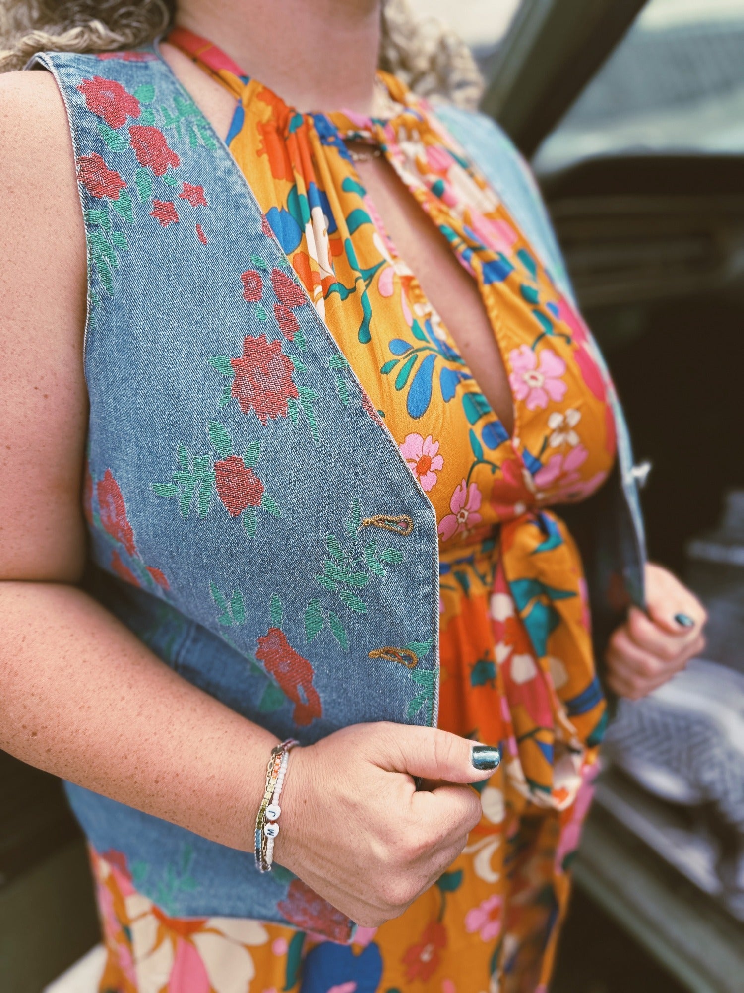 Love On The Mind Floral Embordered Denim Vest Small Love On The Mind Floral Embordered Denim Vest Small
