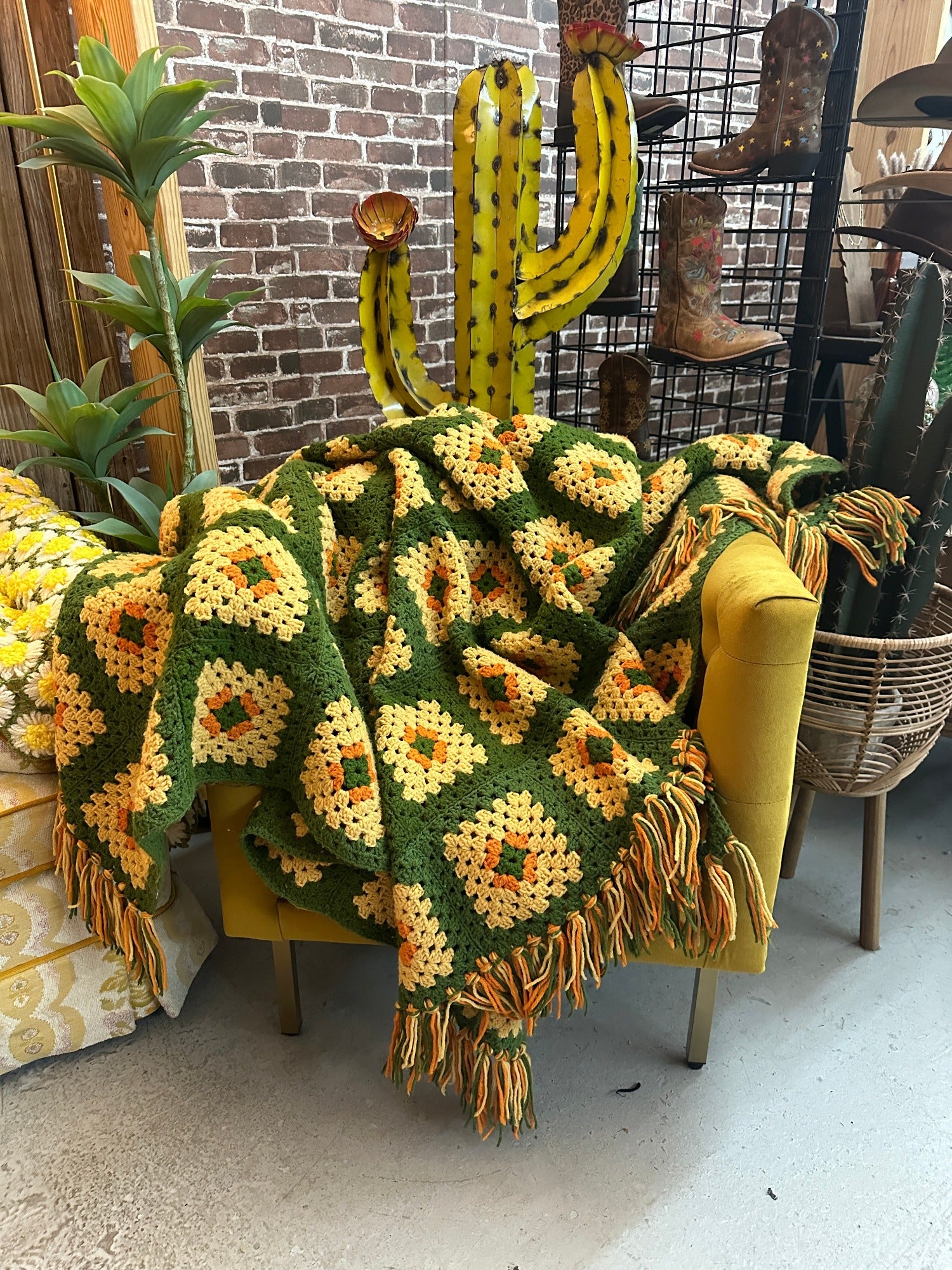 Vintage Yellow newest Flower Pattern Crochet Throw Blanket with Fringe