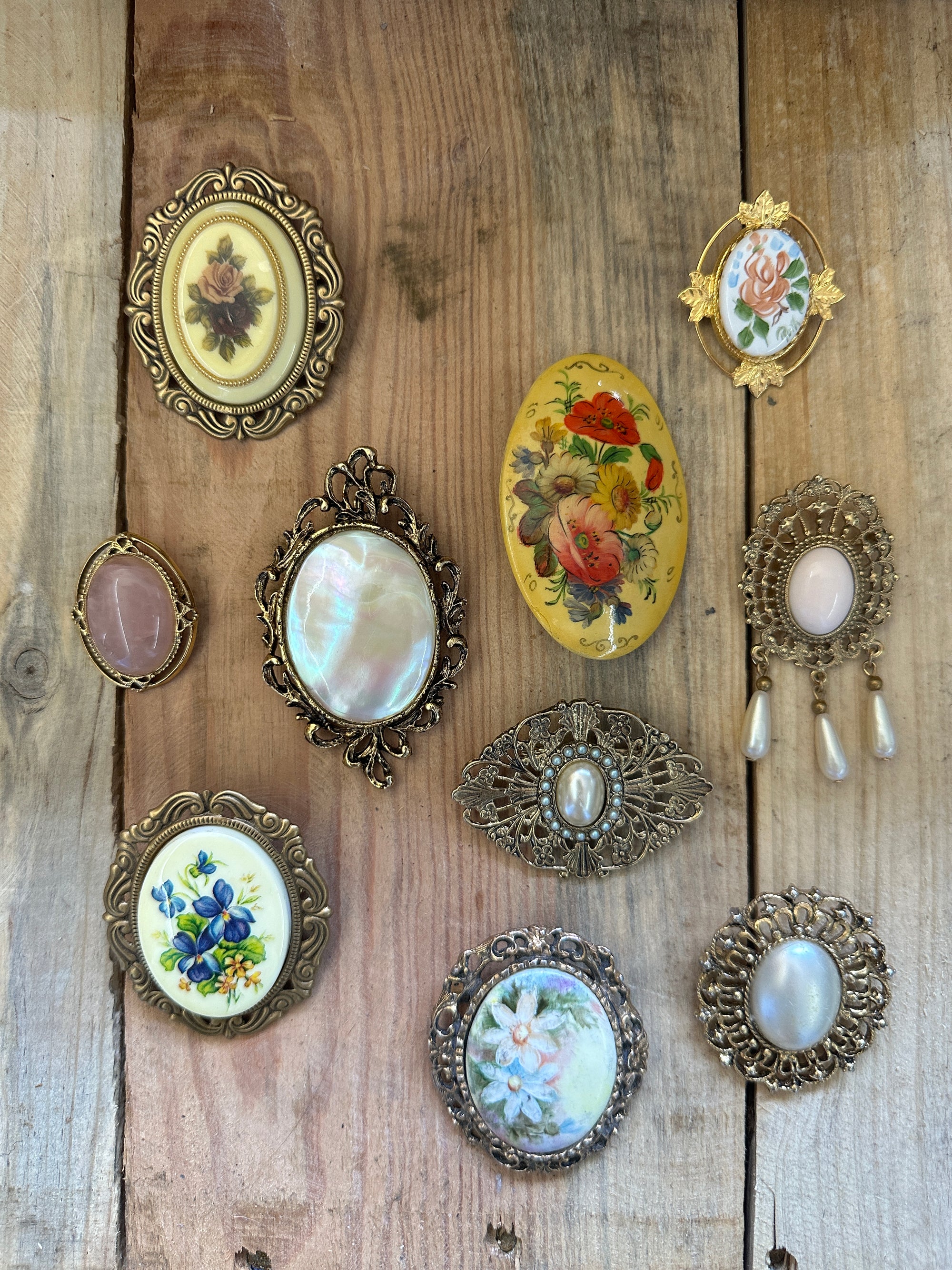 Vintage Floral Shell Cameo Brooches & Pins