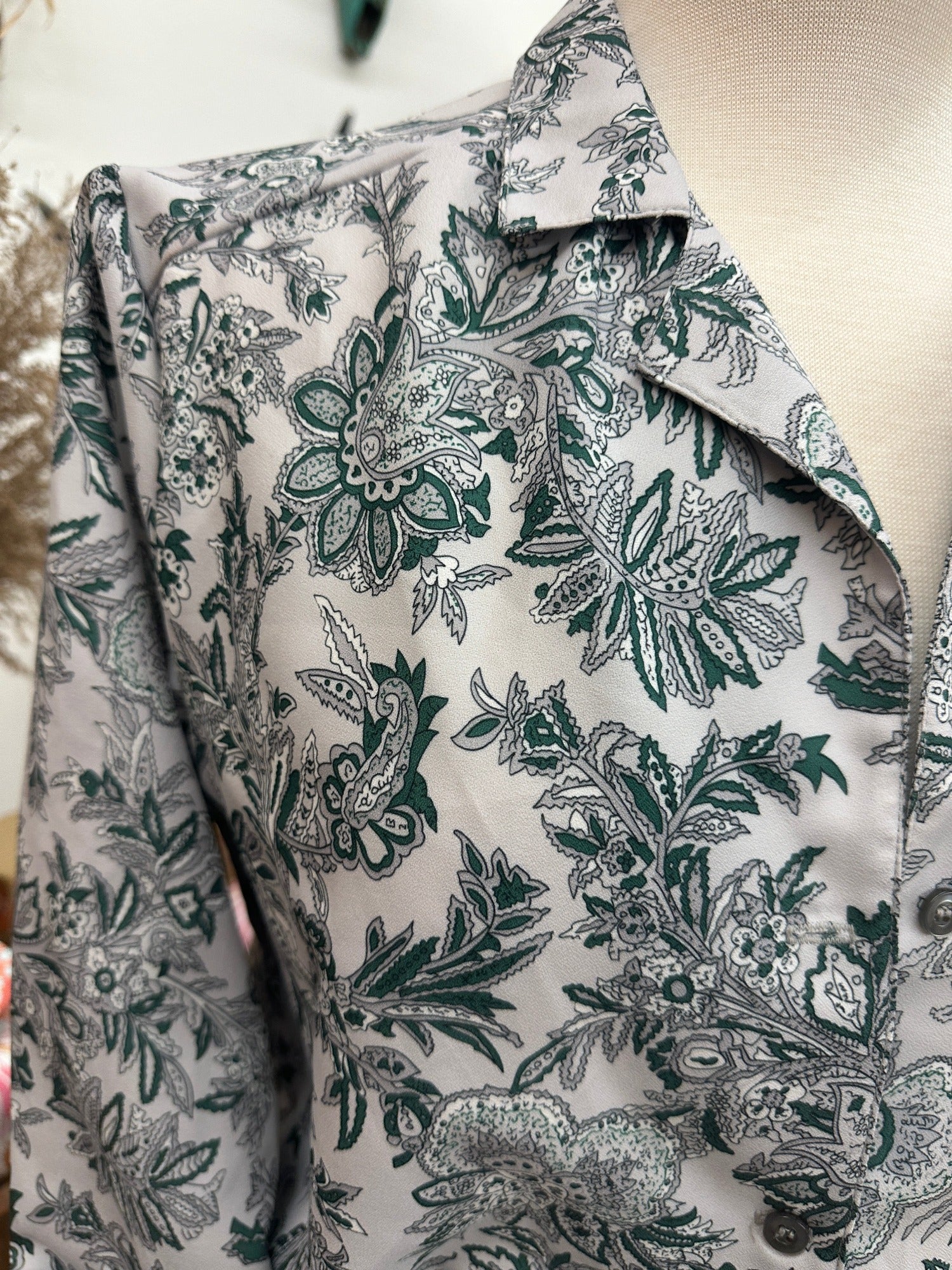 KORET of California Vintage Paisley Floral Button Up Blouse