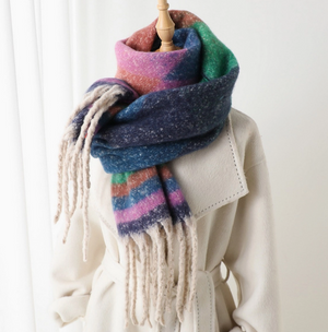 Country Commuter Triangle Fringe Winter Scarf