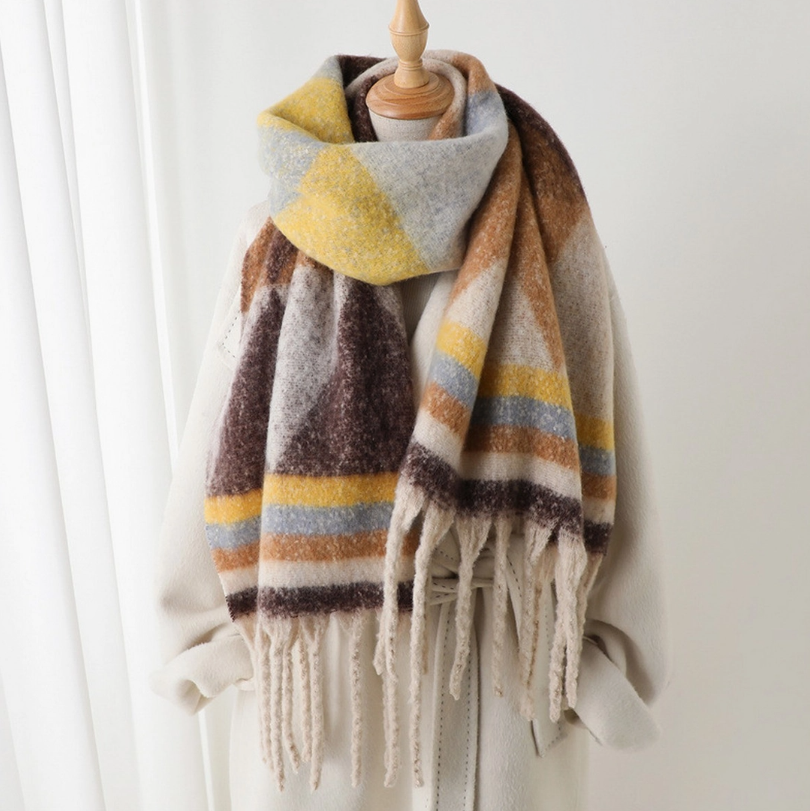 Country Commuter Triangle Fringe Winter Scarf