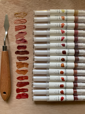 Tallow Tarian - The Manifold Lip Varnish/Brush