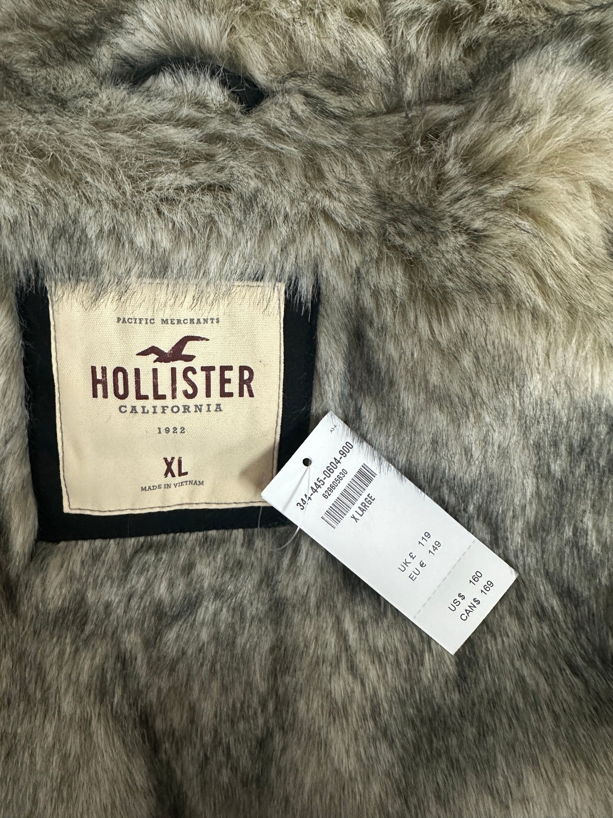 HOLLISTER Heritage Collection Women’s Black Faux Fur Hooded Coat Size Small  EUC
