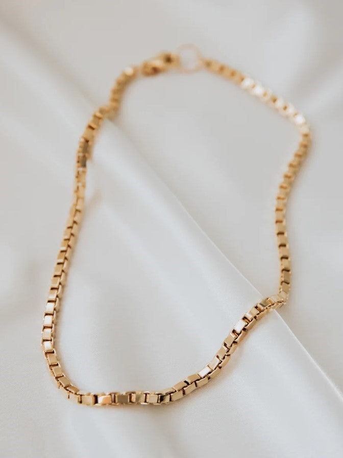 Erin Fader The Box Choker