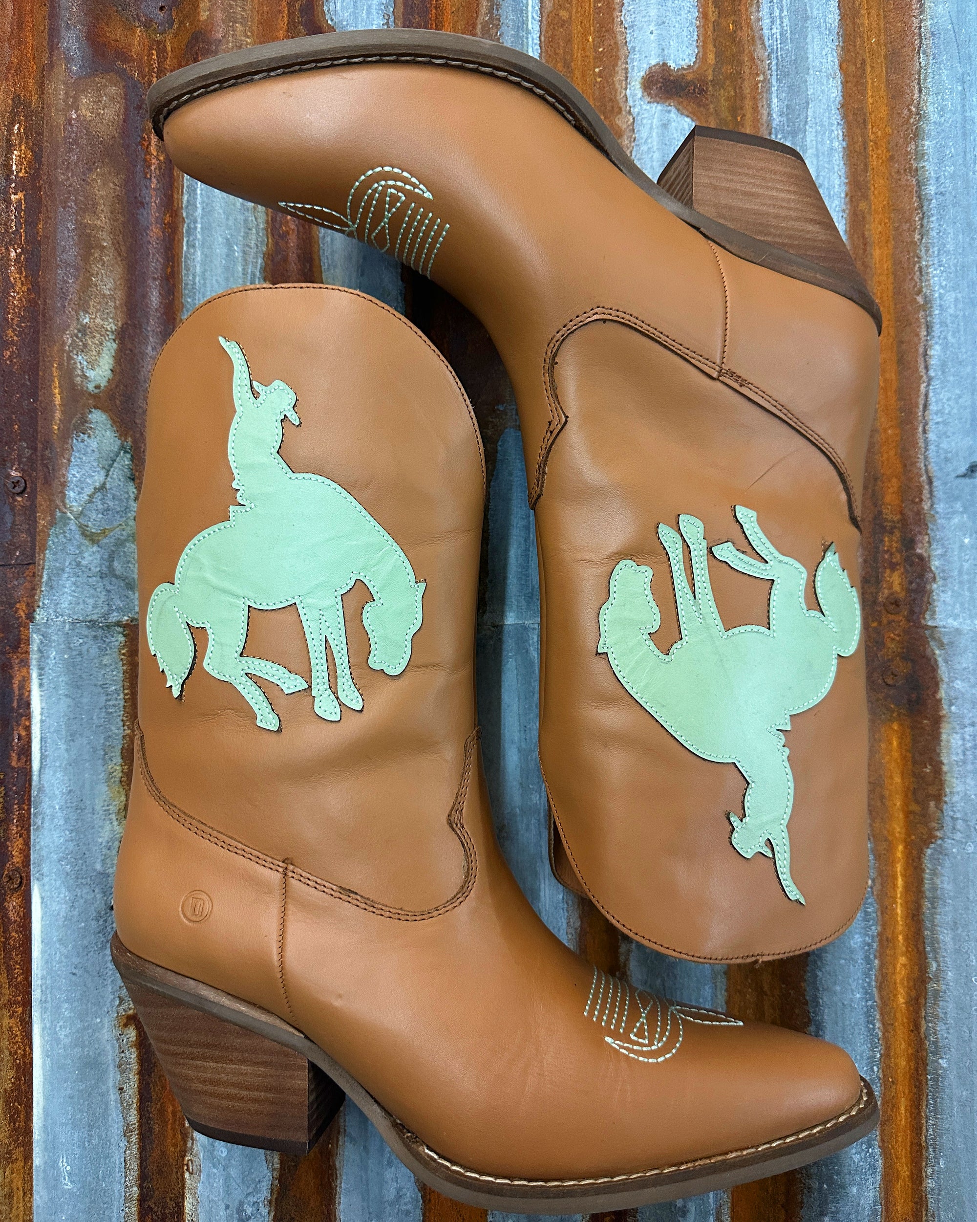 Let'Er Buck Camel/Mint Cowboy Design Leather Boots (DS)
