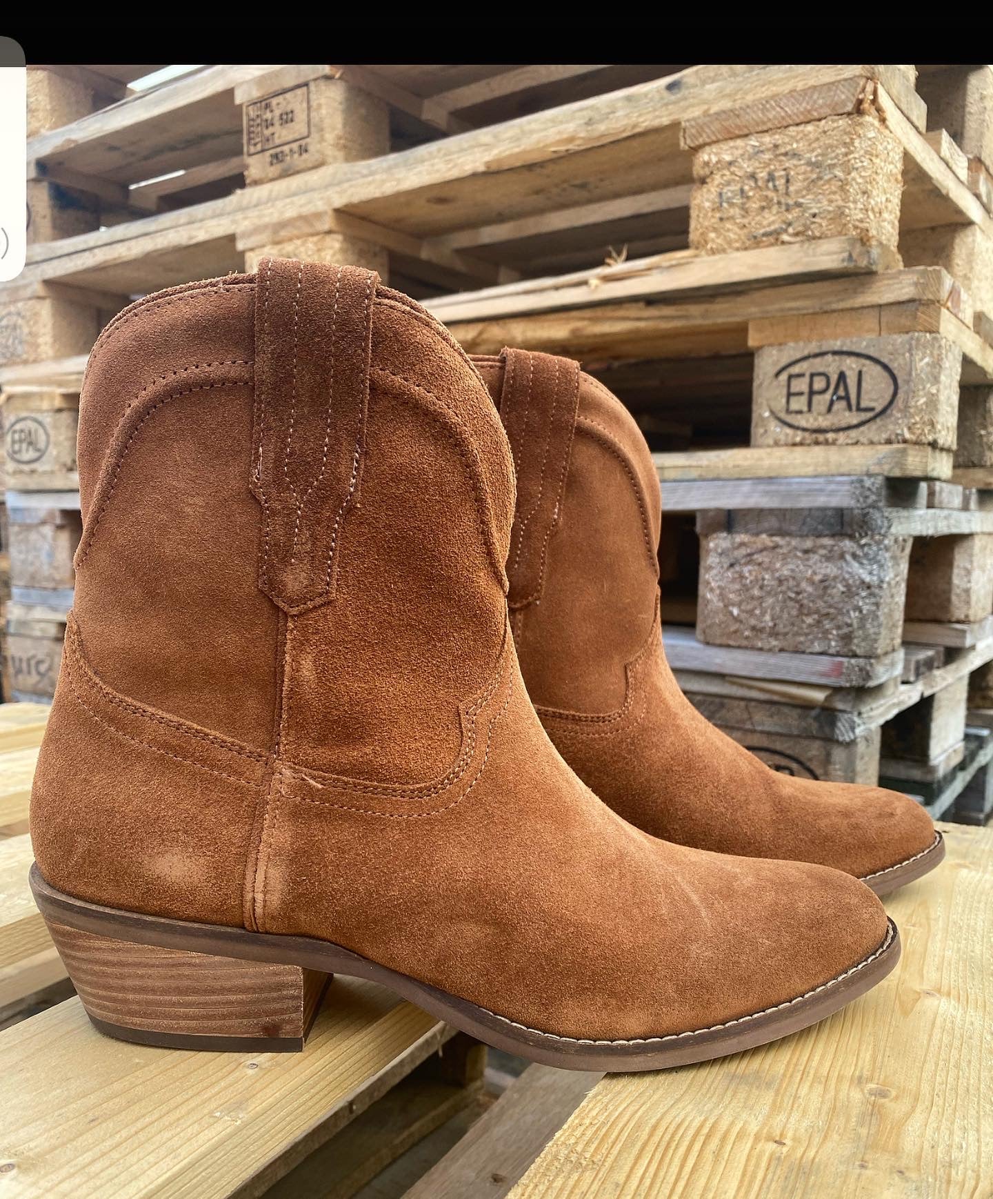 Front cut 2025 suede boots