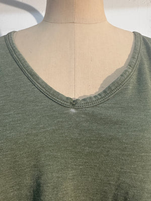 Olive Green V Neck Top ~ size XL ~ Queen Bee’s Closet #922