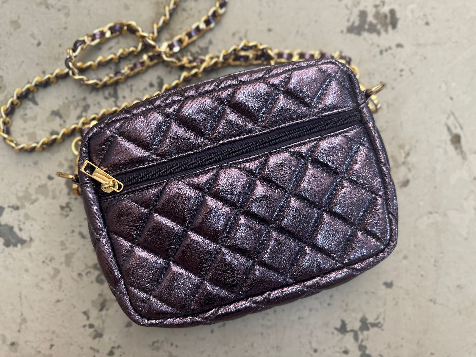 Quilted Queen Metallic Cross Body Purse (T&L) DS