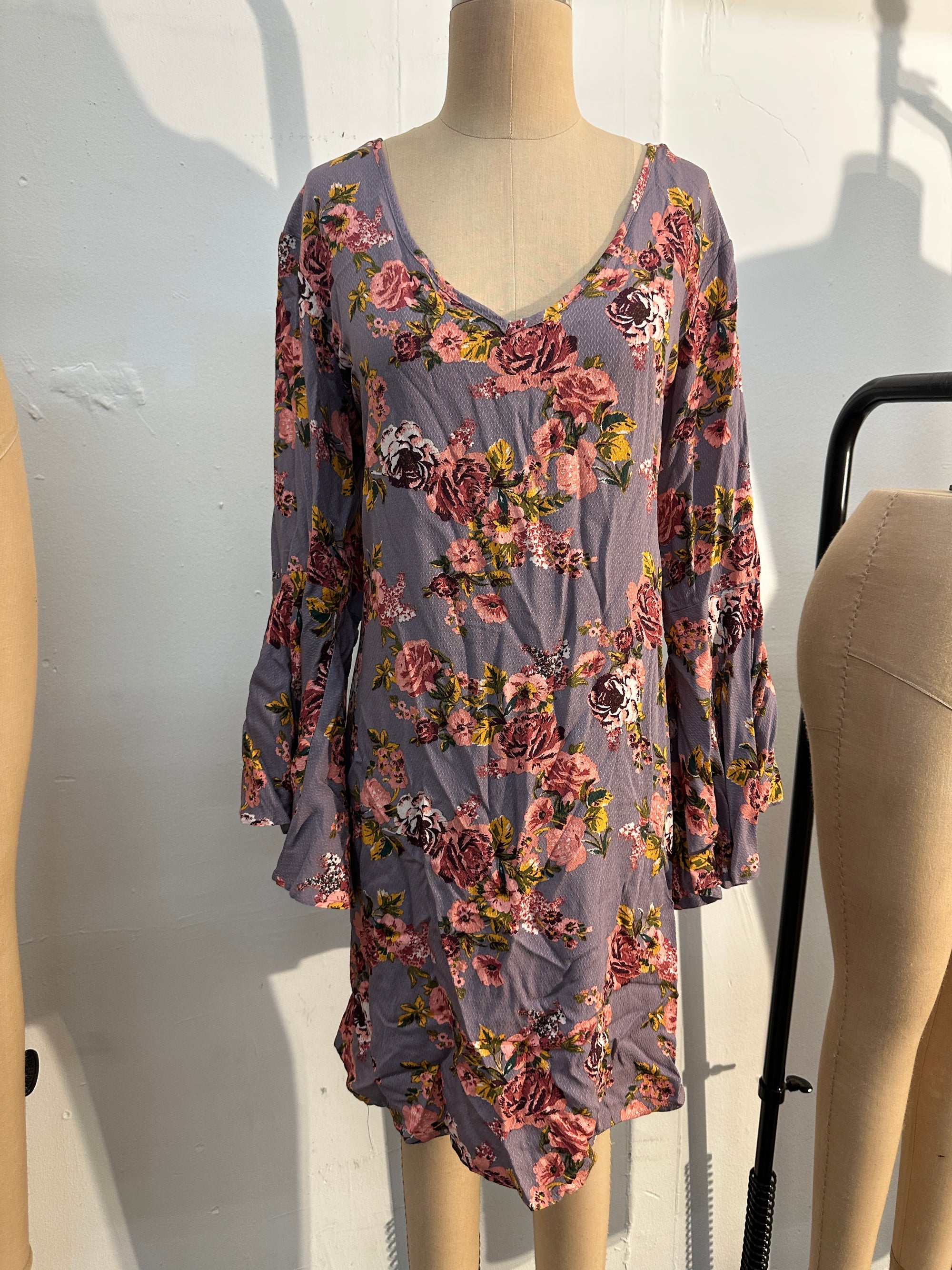 Purple Floral Dress ~ size XL ~ Queen Bee’s Closet #940