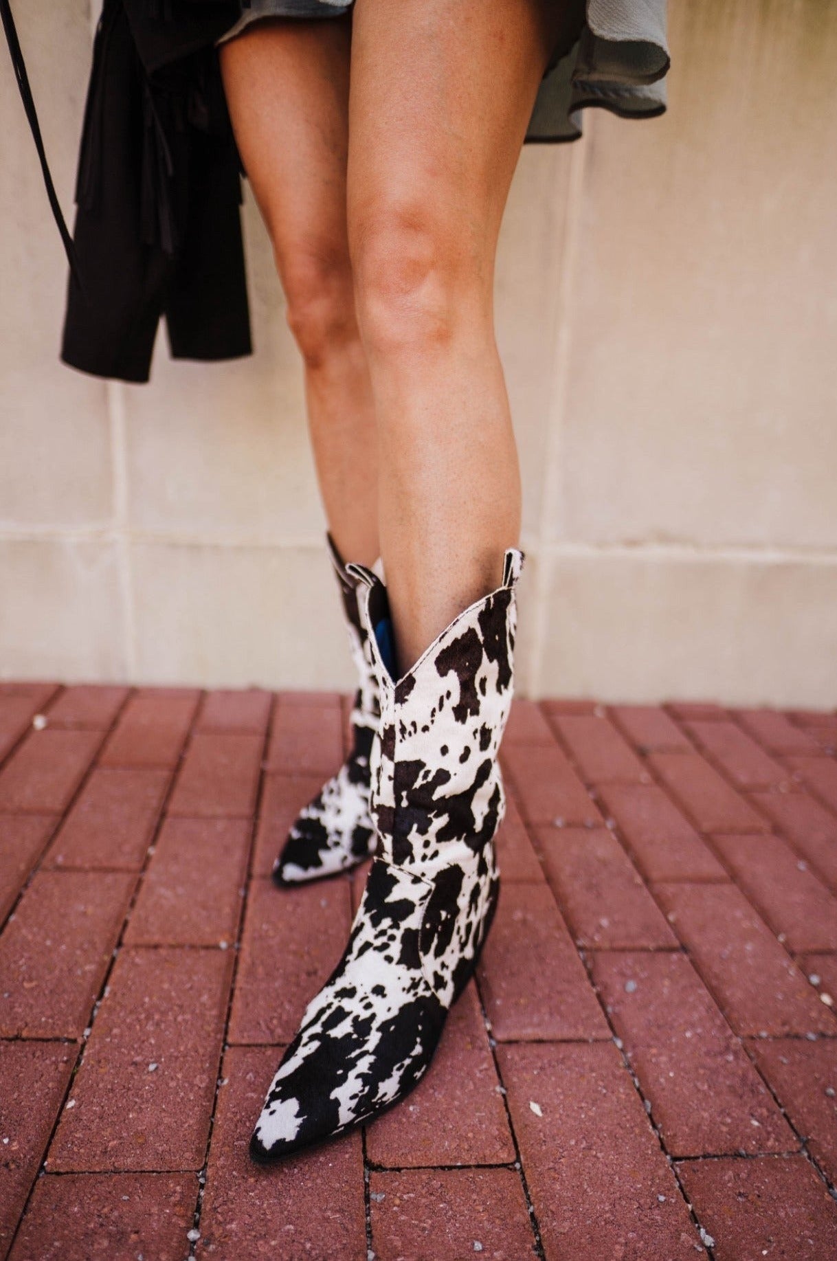 Live A Little Black/White Cow Puncher Print Hair On Hide Boots (DS) DP