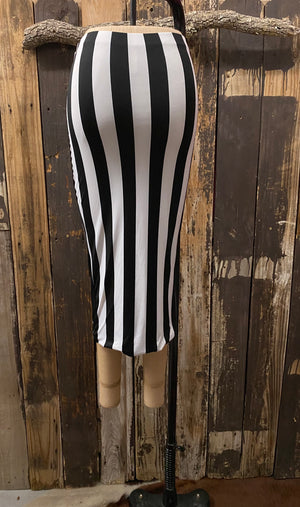 Striped Black & White Pencil Skirt ~ Size S  ~ Queen Bee’s Closet #649